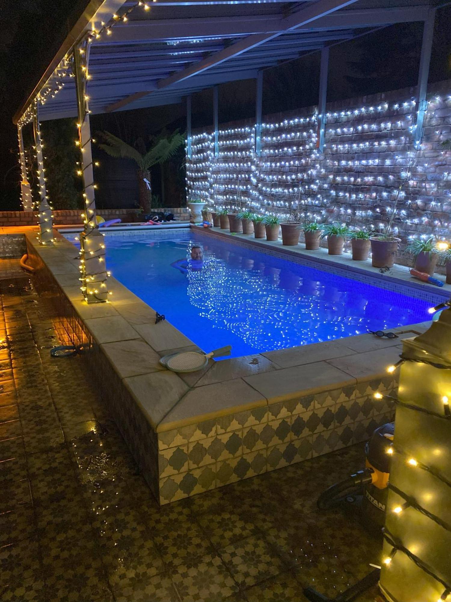 Winter Escape With Heated Pool Villa Liverpool Exterior photo